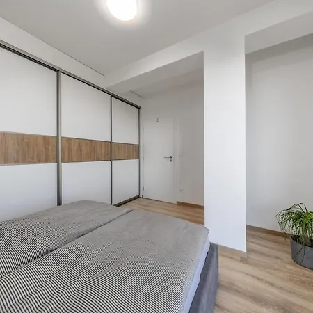 Skylineview - Modern & Free Parking Апартаменты Братислава