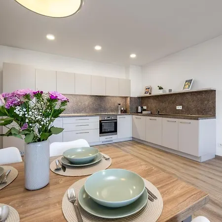 Skylineview - Modern & Free Parking